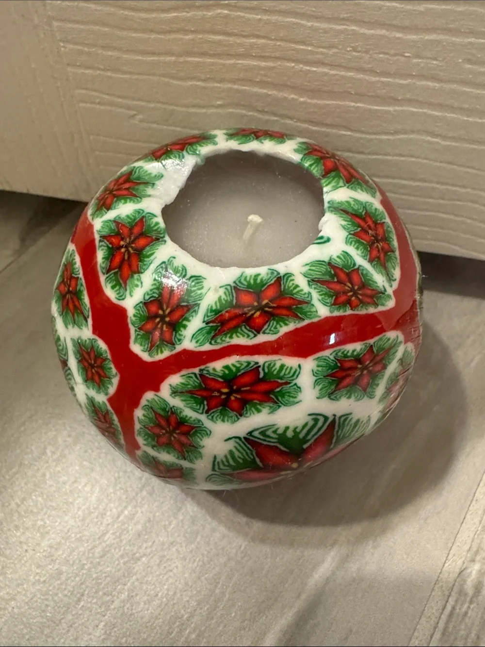 Festive Red Poinsettia Round Candle -NIP